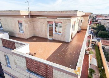 Facciata - Attico via Coni Zugna, Fiumicino - foto 7