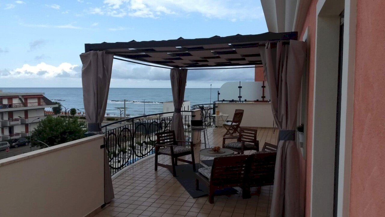 terrazzo con gazebo - Appartamento Martinsicuro - foto 3