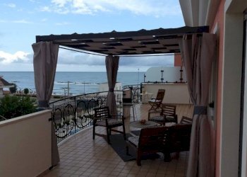 terrazzo con gazebo - Appartamento Martinsicuro - foto 3