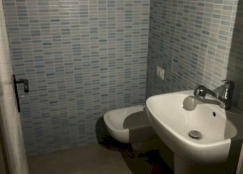 WhatsApp Image 2025-12-12 at 16.28.52 (1).jpeg - Commercial Premises Via socrate 10, Pescara - photo 2