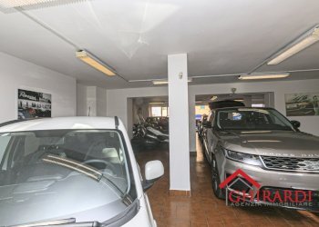 2.1 AUTORIMESSA.jpg - Show room VIA PRA' 5, Genova (zona Sestri Ponente) - foto 5