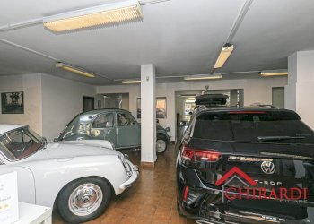 2.3 AUTORIMESSA.jpg - Show room VIA PRA' 5, Genova (zona Sestri Ponente) - foto 7