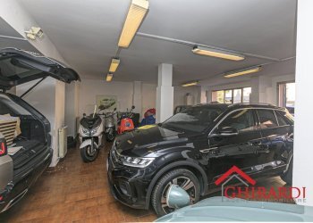 2.5 AUTORIMESSA.jpg - Show room VIA PRA' 5, Genova (zona Sestri Ponente) - foto 9