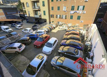 6.5 PIAZZALE.jpg - Show room VIA PRA' 5, Genova (zona Sestri Ponente) - foto 22