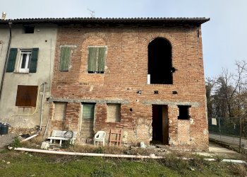 Facciata - Casa semi indipendente via Bergullo, 18, Imola - foto 2