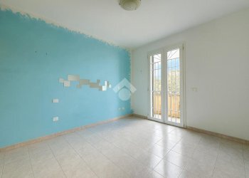 Three-room apartment Via Nino Bixio, hamlet Ponzano Magra, Santo Stefano di Magra - photo 8