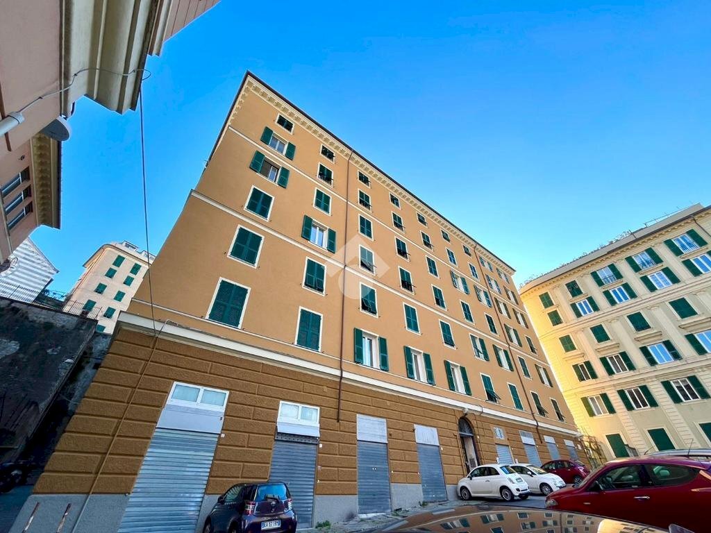 Four-room apartment Via Fieschi, Genova (neighborhood Carignano) - photo 1