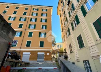 Quadrilocale Via Fieschi, Genova (zona Carignano) - foto 16