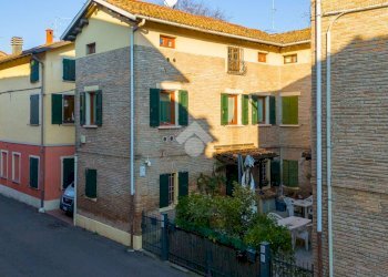 Semi-detached house Via Vittorio Emanuele, Rubiera - photo 1