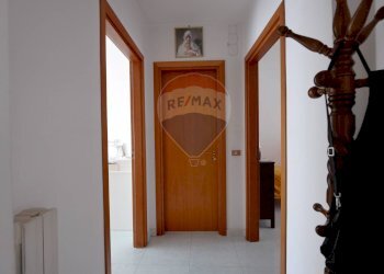 Hall / corridoio - Trilocale Via Leonardo Da Vinci
 
27, Triggiano - foto 11