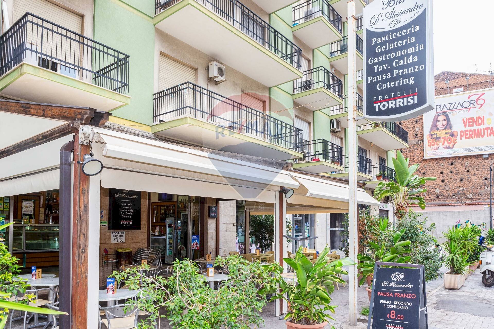 Edificio all\'aperto - Cafeteria - Cold Bar Via Matteo Renato Imbriani
 
181, Catania - photo 2