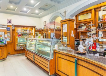 Cucina - Cafeteria - Cold Bar Via Matteo Renato Imbriani
 
181, Catania - photo 9