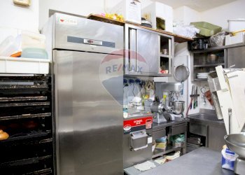 Cucina - Cafeteria - Cold Bar Via Matteo Renato Imbriani
 
181, Catania - photo 26