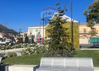 Edificio all\'aperto - Bar Tavola Calda - Fredda Nicolosi - foto 2