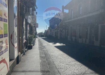 Edificio all\'aperto - Bar Tavola Calda - Fredda Nicolosi - foto 10