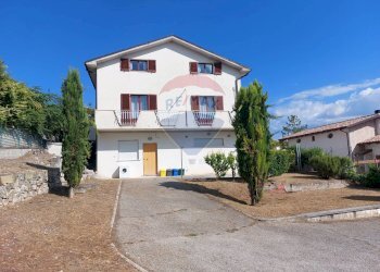 Casa all\'aperto - Bilocale Via Caduti di Via Fani, Poggio Picenze - foto 1
