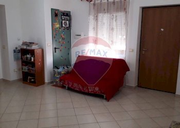 Soggiorno - Bilocale Via Caduti di Via Fani, Poggio Picenze - foto 3