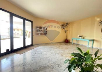 Ingresso palazzo - Quadrilocale via della fonte
 
16, Rapallo - foto 3