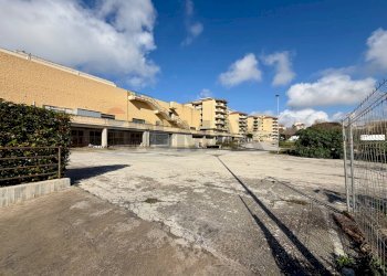 Edificio all\'aperto - Box Piazzale Domenico Bruno, Modica - foto 4