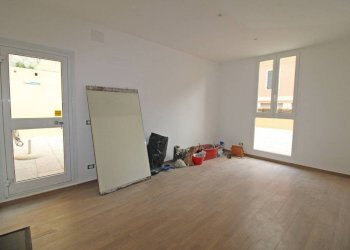 Shop Genova (neighborhood Castelletto) - photo 2