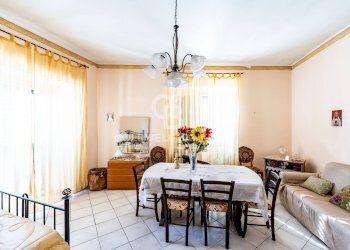 Foto 1 - Casa indipendente via Santi Elena e Costantino
 
42, Aci Catena - foto 1