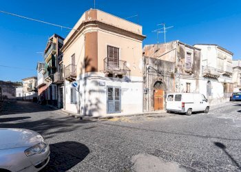 Foto 2 - Casa indipendente via Santi Elena e Costantino
 
42, Aci Catena - foto 2