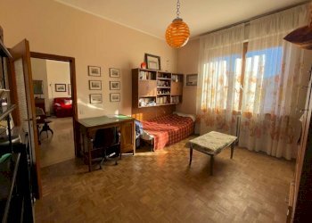 Camera da letto - Trilocale piazza Libertà, Volpedo - foto 8