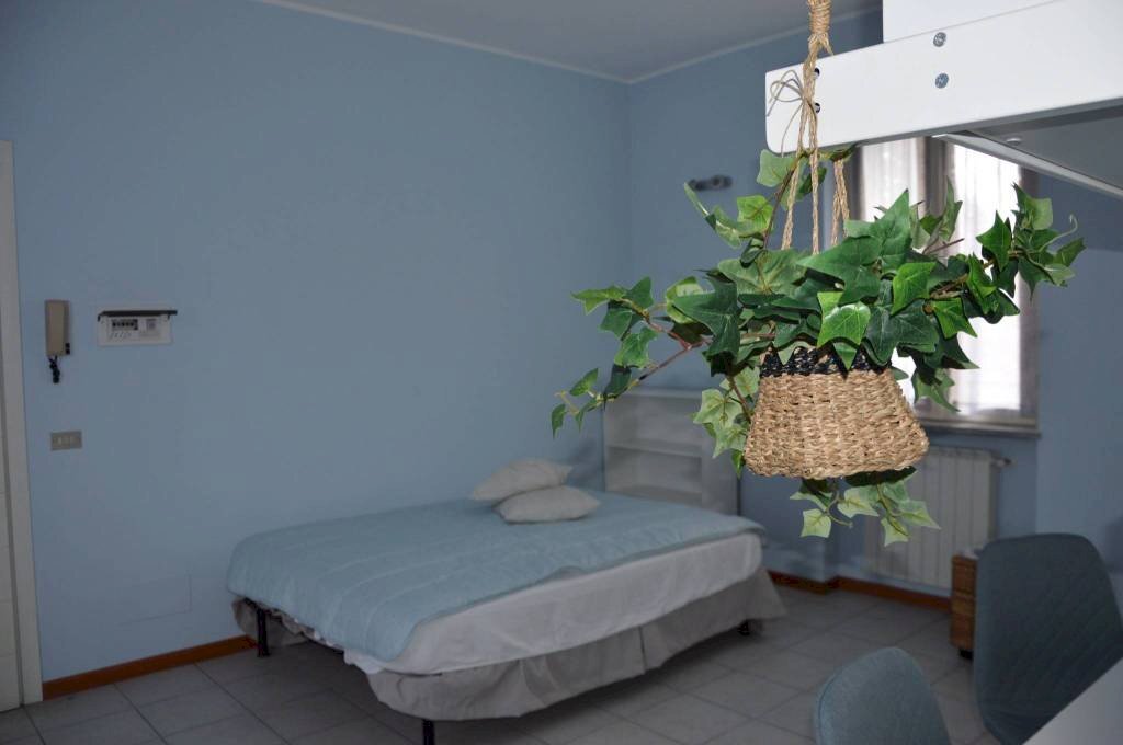 Soggiorno - One-room apartment via Tonale, 15, Gallarate - photo 2