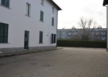 Cortile interno - Monolocale via Tonale, 15, Gallarate - foto 12