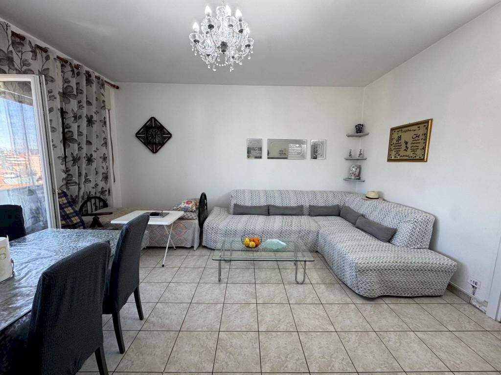 Salone - Three-room apartment via Varese, 27, Gallarate - photo 1