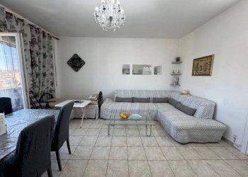 Salone - Trilocale via Varese, 27, Gallarate - foto 1