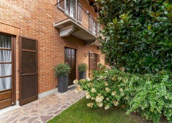 Giardino - Villa piazza Sud America, 2, Carmagnola - foto 4