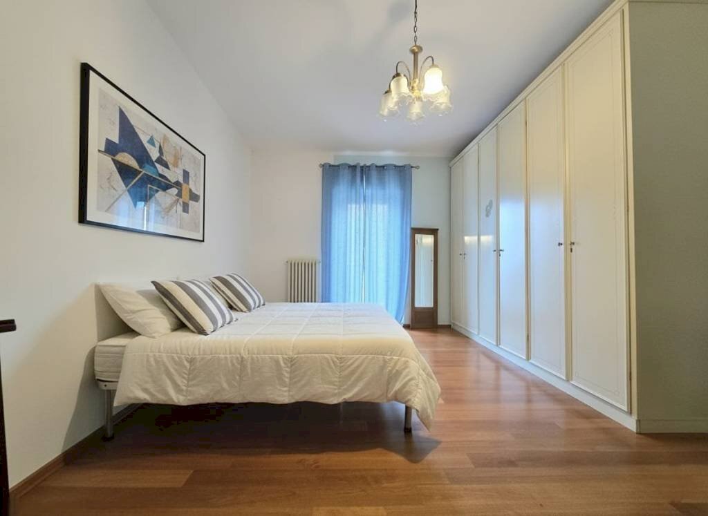 Camera da letto - Independent house via Vittorio Emanuele, Diano d'Alba - photo 3