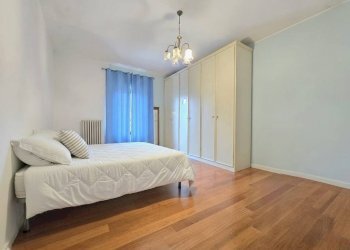 Camera da letto - Independent house via Vittorio Emanuele, Diano d'Alba - photo 7