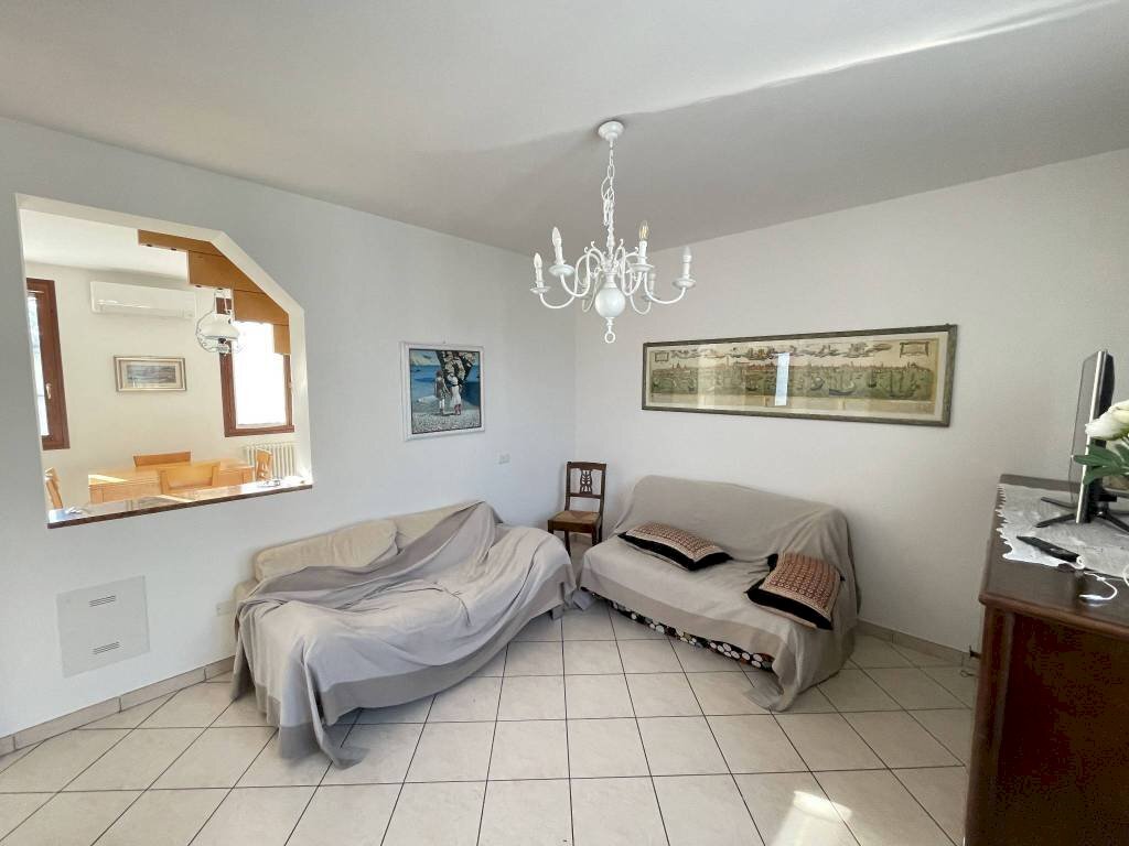 Salone - Appartamento via Valle Agosta, Ravenna (zona Porto Corsini) - foto 2