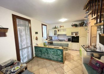 Salone - Quadrilocale via Valle Agosta, Ravenna (zona Porto Corsini) - foto 3