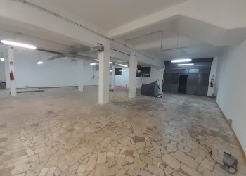 Foto 1 - Attività Commerciale Via Santeramo In Colle, Roma - foto 1