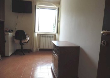Studio - Three-room apartment via Santa Maria dei Santi, Fara in Sabina - photo 9