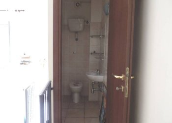 Bagno - Three-room apartment via Santa Maria dei Santi, Fara in Sabina - photo 13