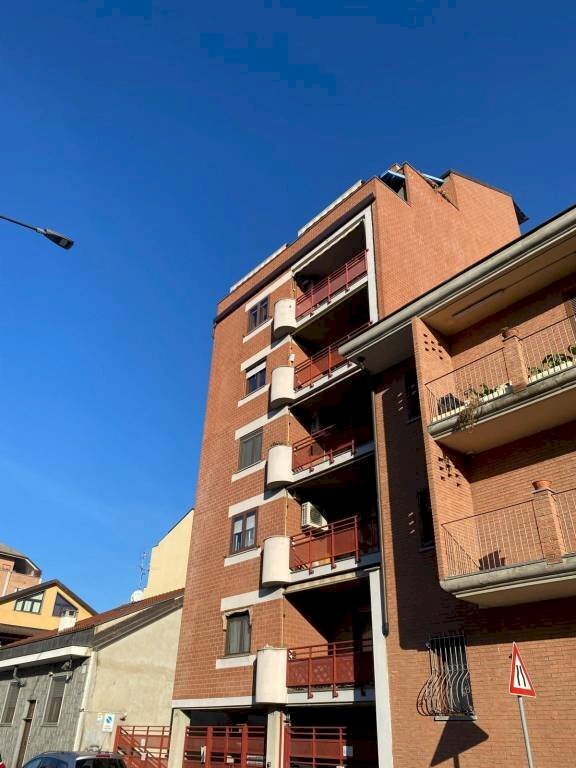 Facciata - Four-room apartment via Gottardo, 199, Torino - photo 3