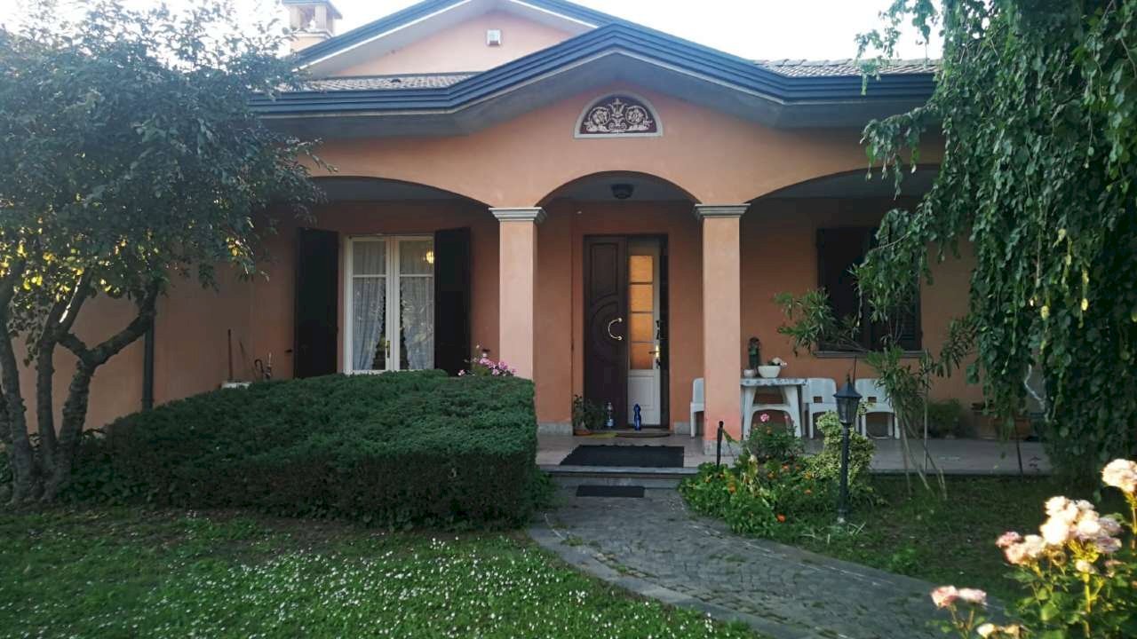 portico ingresso - Villa via ponchielli, Offanengo - foto 2