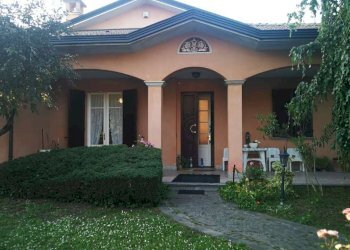 portico ingresso - Villa via ponchielli, Offanengo - foto 2