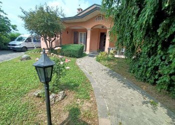 giardino ingresso - Villa via ponchielli, Offanengo - foto 29