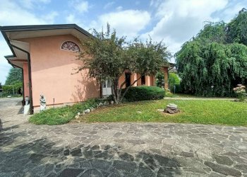 giardino retrostantewhatsapp image 2025-11-06 at 1 - Villa via ponchielli, Offanengo - foto 59