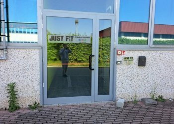 Facciata - Negozio via Scornigiana, Pisa (zona Ospedaletto) - foto 28