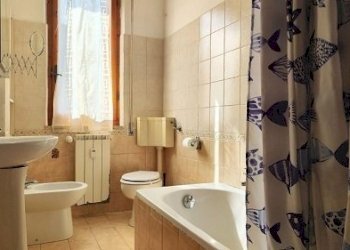 thumbnail_IMG-20251107-WA0049.jpg - Quadrilocale Viale Giovanni da Verrazzano 1, Carrara - foto 13