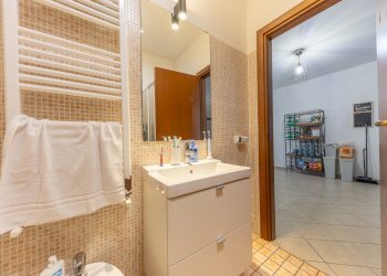 45.jpg - Quadrilocale Mentana - foto 13