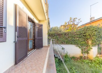 8.jpg - Quadrilocale Mentana - foto 19