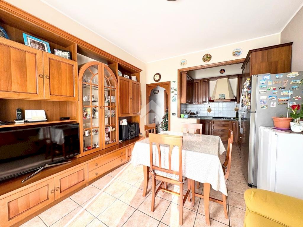 Trilocale Via E. Belli, La Loggia - foto 2