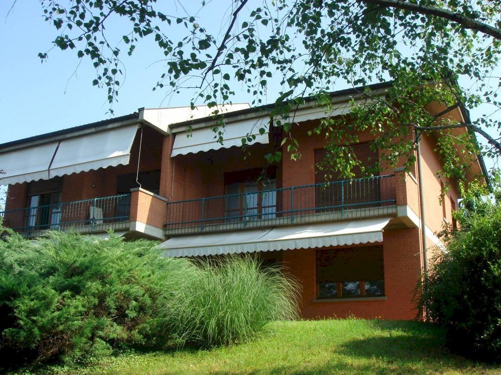 Facciata - Quadrilocale via Nino Costa, Chieri - foto 1